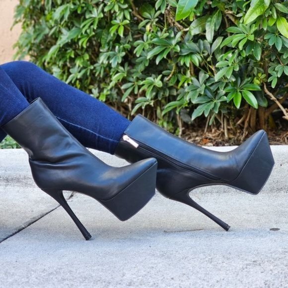 Women Pointy Toe Heel Boot Black Color - Picture 2 of 6